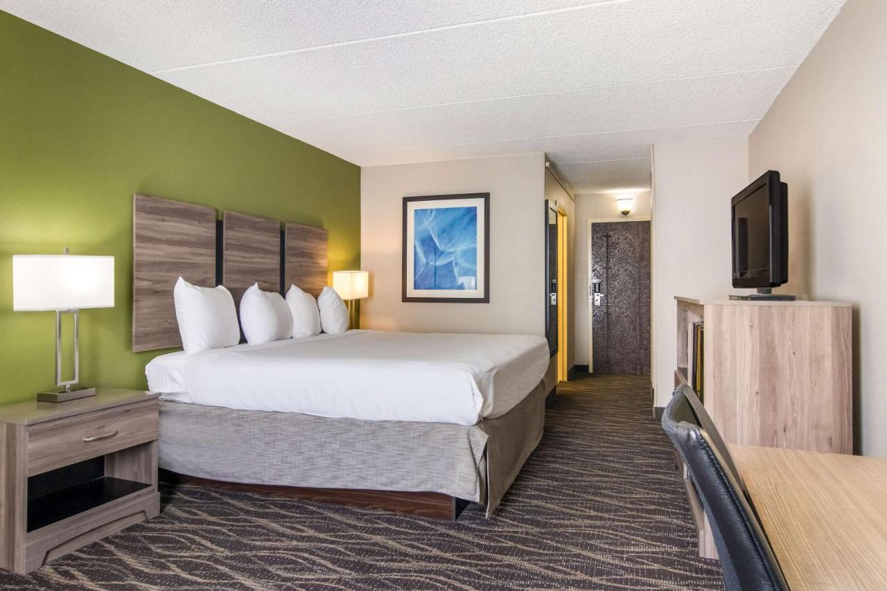 Best Western Dutch Valley Inn New Philadelphia Exterior foto